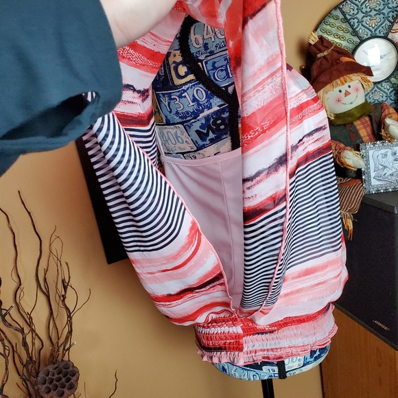 BCX ORANGE, BLACK, & WHITE FLUTTER SLEEVE TOP! - Picture 3 of 14